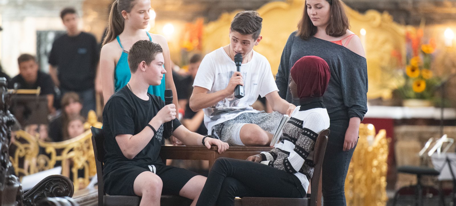 Alle Wichern-Schüler feiern Gottesdienst im Michel.